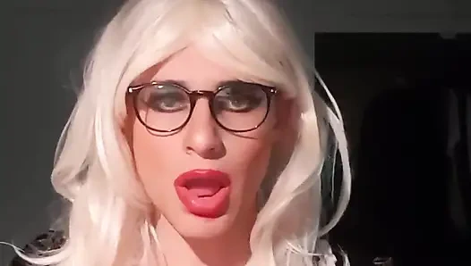 Fransız hizmetçi kıyafetimde anal eğitim, bekaret, lateks çoraplar, topuklu ayakkabılar