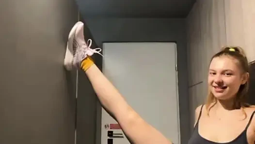 Crazy squirting with jucielussie in public gym