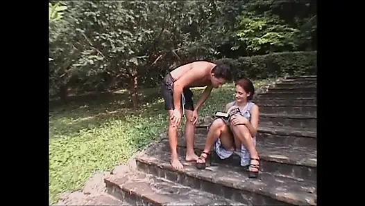 Küçük memeli harika kızıl saçlı kız büyük klasik yarakla sikiliyor ve ağzına boşalıyor