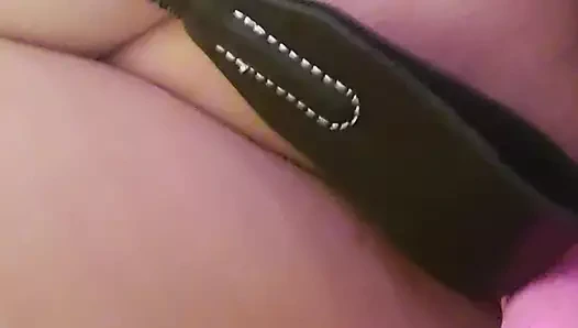 Amcığımı kırbaçlıyorum