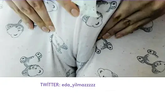 CAMELTOE- SWOLLEN PUSSY- MASTURBATE WITH PAJAMAS