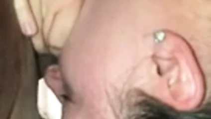 Ateşli evli kadın siyah yarağı emiyor