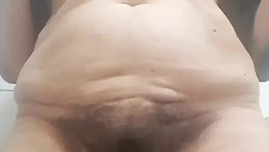 Eşi, genç sevgilisini kamerada baştan çıkarıyor