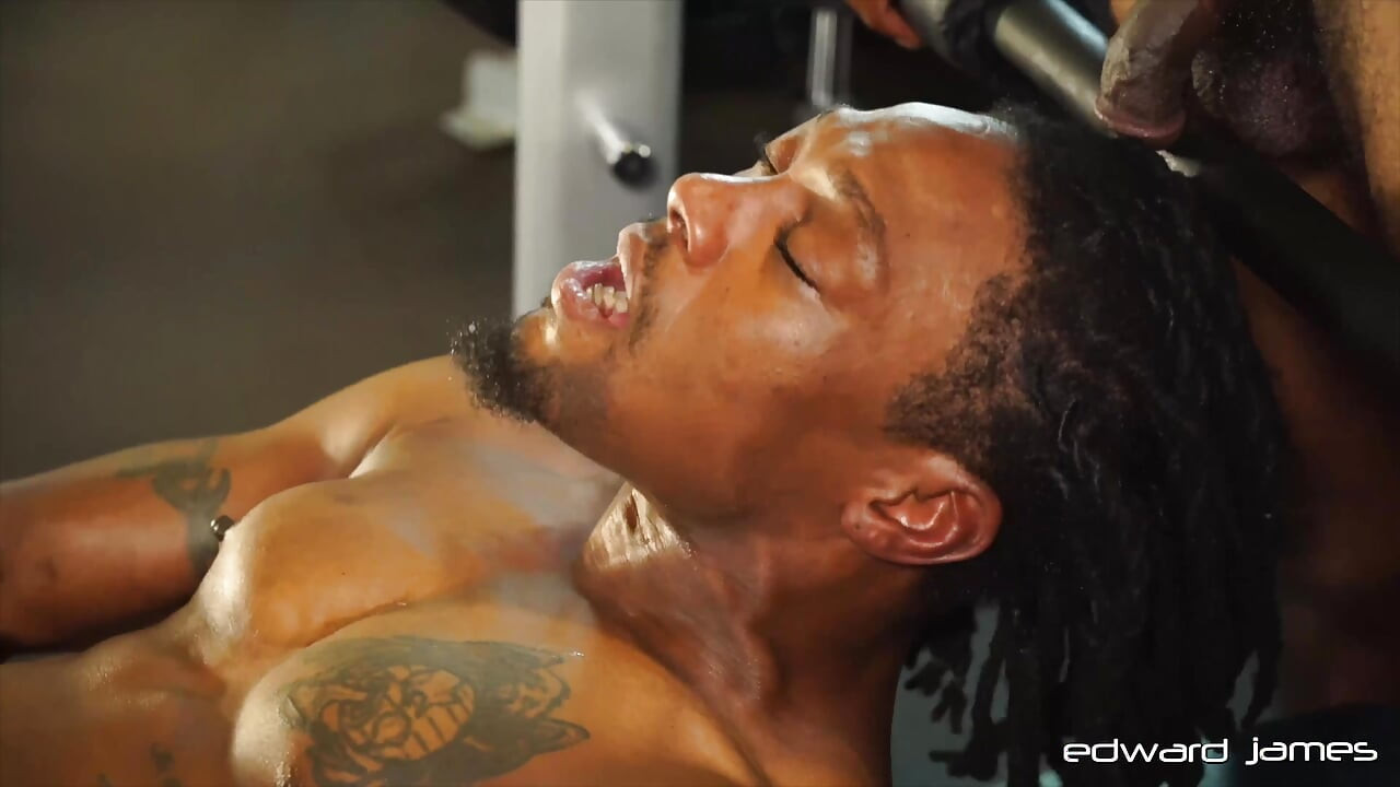 Edwardjames Phoenix ve Keno yeni spor salonu arkadaşı Sleepy Reed ile azdırma enerjisini paylaşıyor