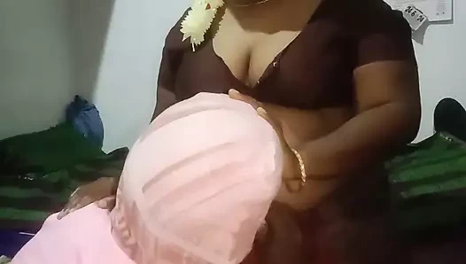 Tamil genç teyze seks eski erkek arkadaş büyük memeli büyük güzel meme uçları ateşli amcık büyük göt yiyor