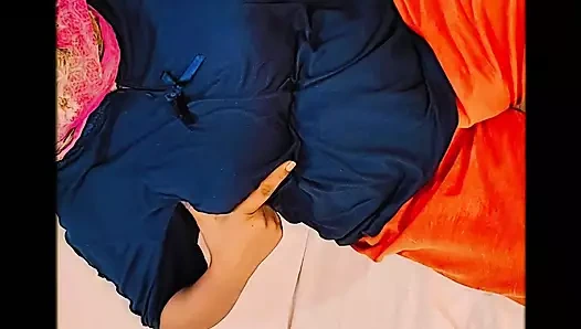 Hindistan'ın en güzel kızı tamamen çıplak