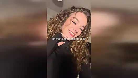 TikToklu genç kız canlı yayında fışkırtıyor, tam ekranda amcık