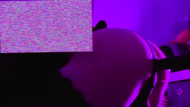Cybergoth makine tarafından sikildi