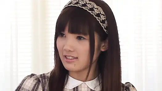 Sidik duşunda sırılsıklam olana kadar parmaklanıyor ve yalanıyor