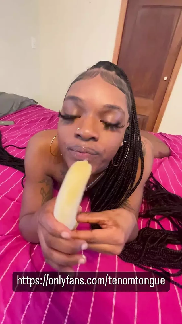 Tenomdil bir profesyonel gibi muzu emer – sadece hayranlar sızdırır