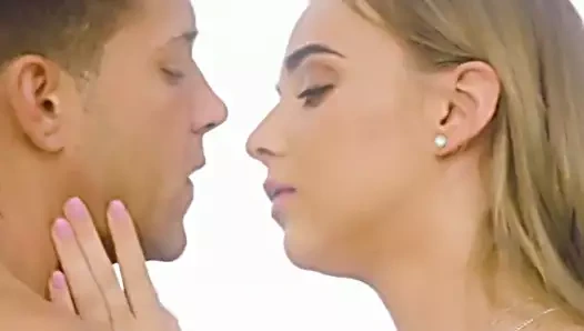 Aşıklar için mükemmel bir tatil – azgın kolej çifti