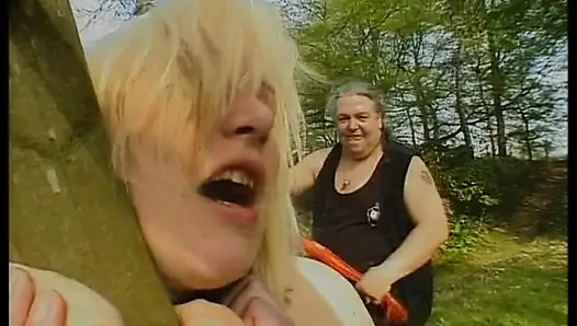 Aşağılama için iki kaltak