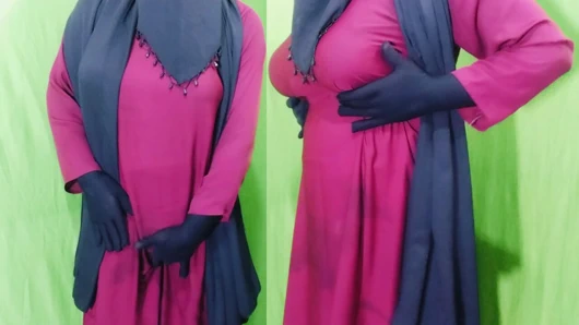 Hintli ev hanımı priya yatak odasında mastürbasyon yapıyor ve edepsizce konuşuyor