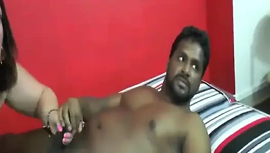 Olgun SSBBW 5 adam tarafından poposundan sikilir ve ağzına bir ton boşalma alır