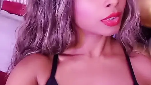 Lovees, bugün size eşlik etmekten çok mutluyum, bu yüzden gelip iyi vakit geçiriyorum!