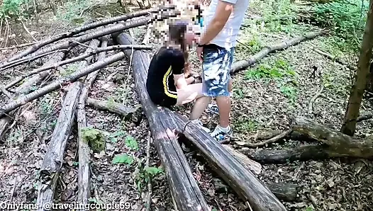 Ateşli zar zor yasal piliç ormanda sikiliyor, ormanda seks, dışarıda çıplak, çıplak piliç, dışarıda seks