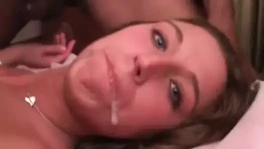 Aldatılan koca arşivi – korkak koca karısını becermek için 3 bbcs getiriyor