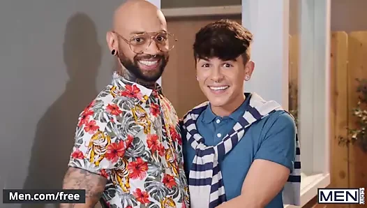 Ateşli kaslı deangelo jackson tatlı azgın twink'in andy'sini sikikleri