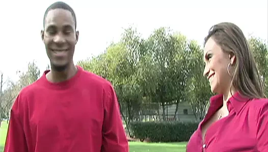 Endlich wird sie wieder vom schwarzen Hengst gefickt