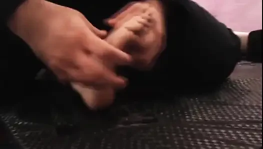 Bayan dul gıdıklanmaktan nefret etmeyi seviyor - 1080p - 2'nin bölüm 1'i - bleufetish'in uzun zamandır müşterisi ve gıdıklanmanın büyük hayranı