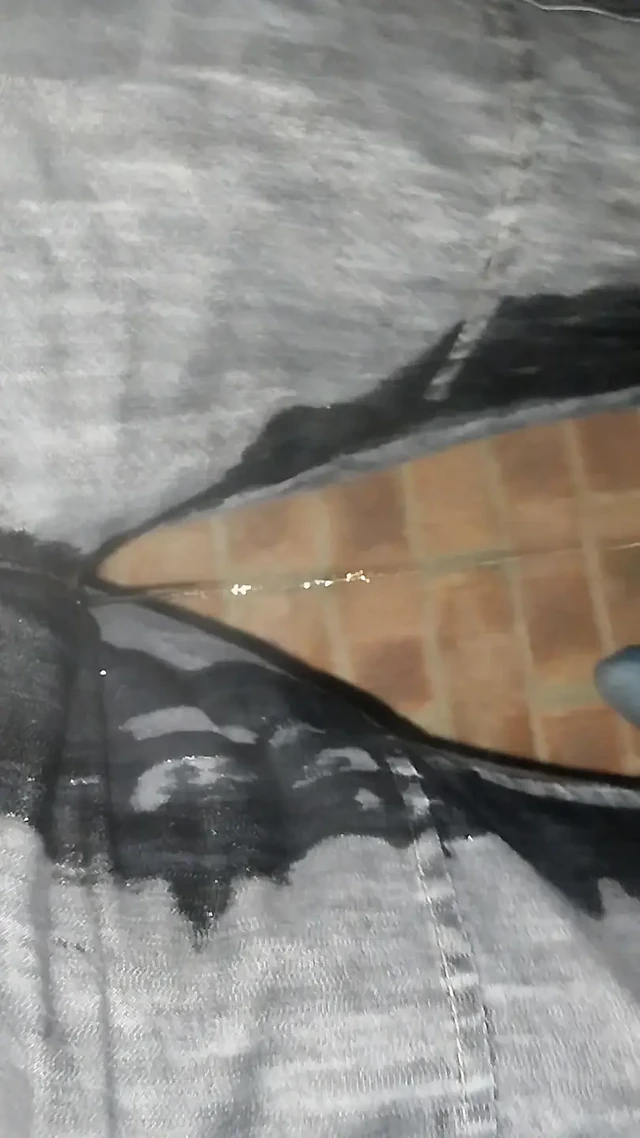 Мои брюки пар, пока я писаю в мои штаны в холодное морозное утро