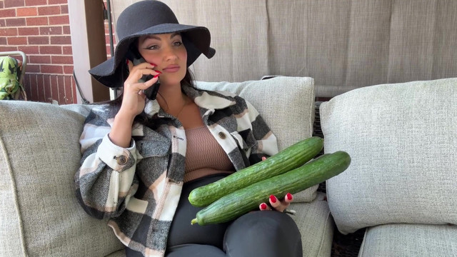 Desperate Housewife Triple Penetrates with 3 12in Cucumbers