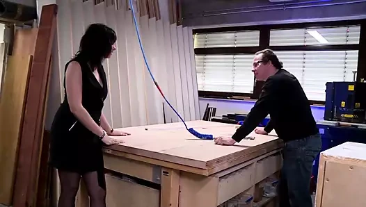 Der bayrischen Sekretaerin das Ding schoen in den Arsch gest