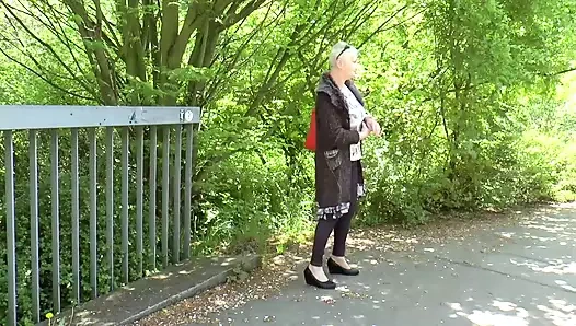 Büyük memeli nine domaltılıyor ve dölleniyor