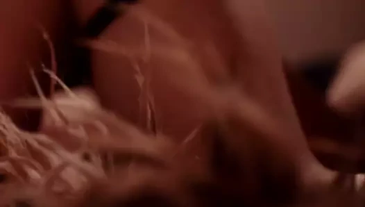 Maria bakalova (borat 2) çıplak memeler, eşek ve tecavüzde meme uçları