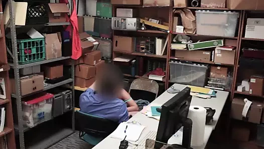 Tombul genç brooke bliss yakalandı shoplifting ve becerdin sert