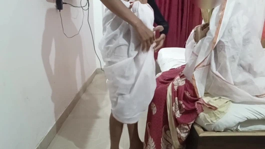 Pakhandi baba ne bacha hoga bol kar yeni evli bahu ke sath kiya kand apne bhakto ko chod diya jor dar chudai kara baba ne