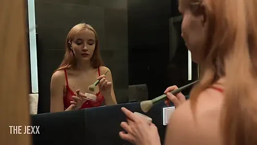 Çarpıcı Polly Yangs yüze boşalmak için bir yarağa atlamak için oyuncu seçmelerine geldi