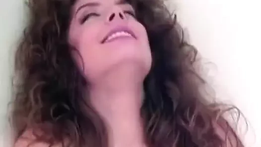 Kremsi amcık döl alıyor #1