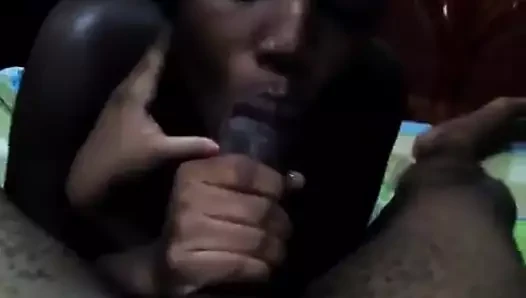 Büyük zenci yarağının klasik emiyor