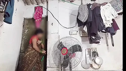Baldız geceleri kayınbiraderi'nin odasına gitti yine Hintçe sesli eğlenceli seks