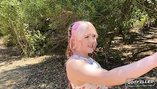 Doldurulmuş Eva Nyx hepsini alıyor