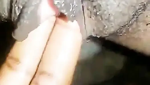 Şu Ugandalı Islak Amcık