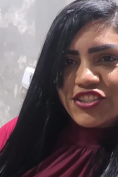 Cuckold içeride boşal, ben de kürküne vereyim, başkaları da keyif alsın