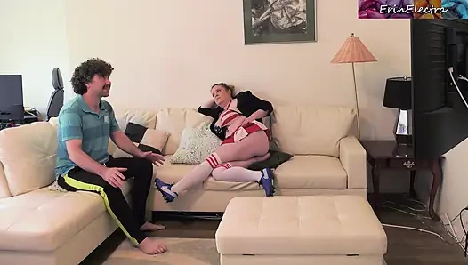 Üvey baba favori takımının kazanmasını sağlamak için üvey kızının içine boşalıyor