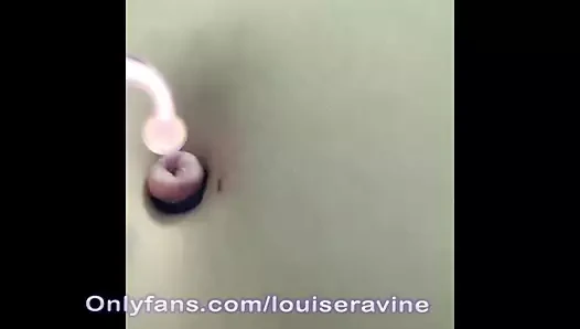 Outie göbek deliğine e-stim işkencesi