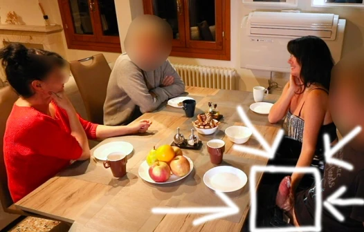 OMG! HERKESIN IÇINDE RESTORANDA YARAĞıNı ÇıKARDıM!