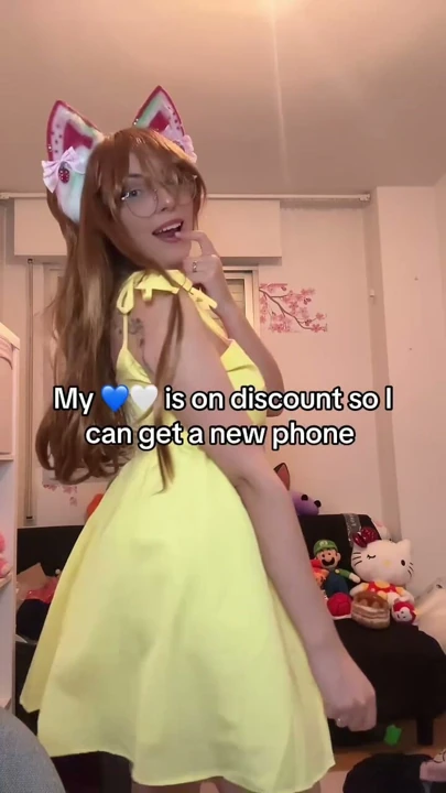 Tatlı cosplay bebeği