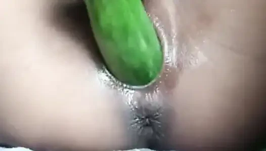 Hintli Asyalı desi kız arkadaş porno yıldızı Tejashwini ve Akash sert sikişiyor, yalıyor ve büyük yarak videoları ile sikişiyor