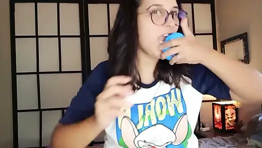 Bubblegum roll ile büyük baloncuklar deniyor - tavşan tezgahçı