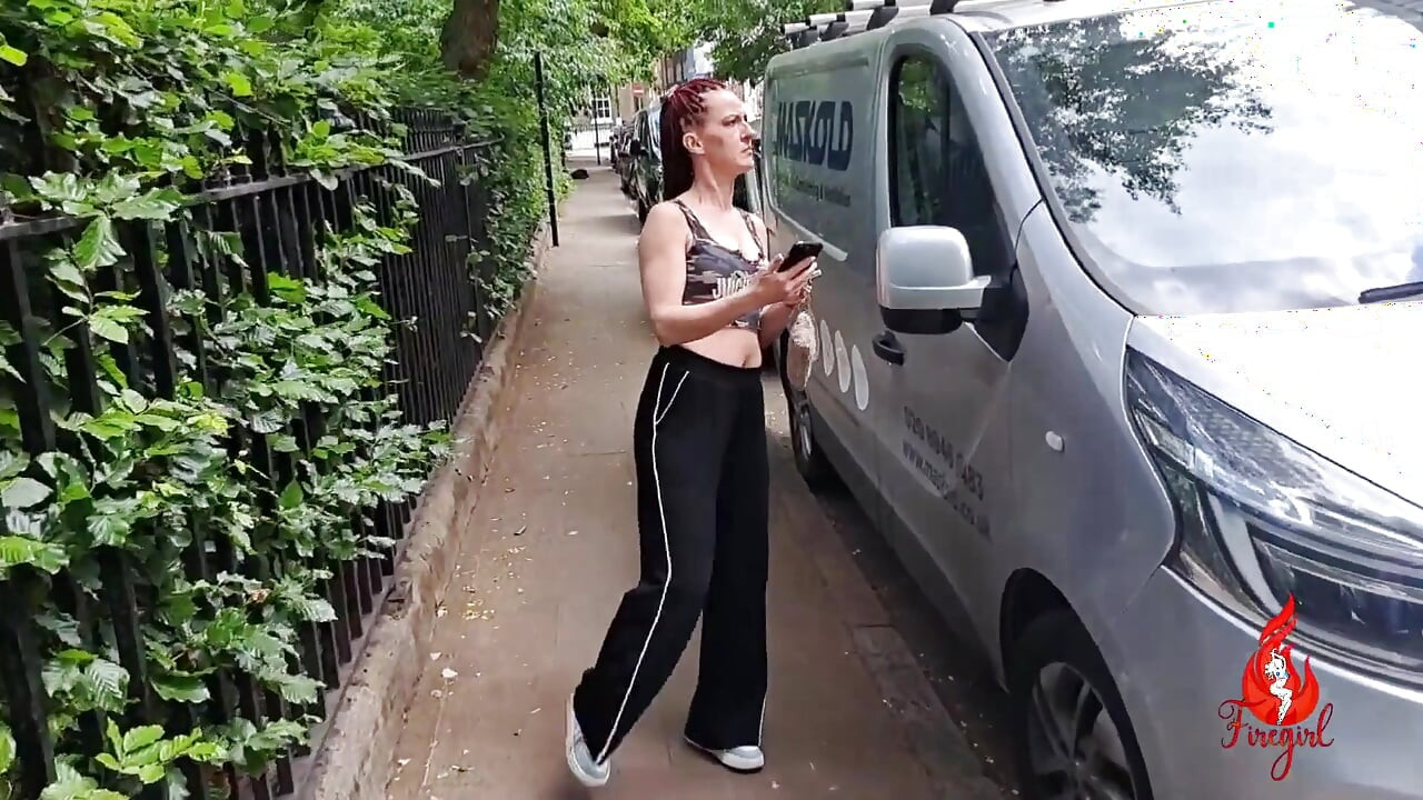 Polonyalı sürtük Londra'da yabancıyı baştan çıkarıyor