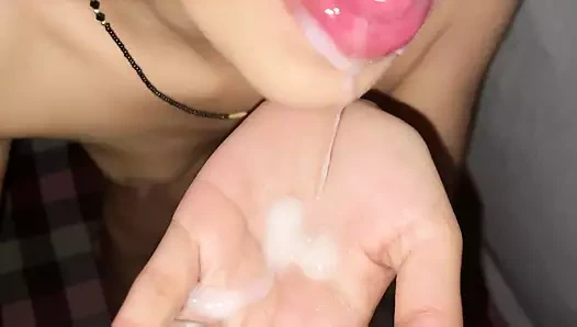 Hintli Riya'nın ağzına 💦 boşalana kadar ateşli emiyor mu?