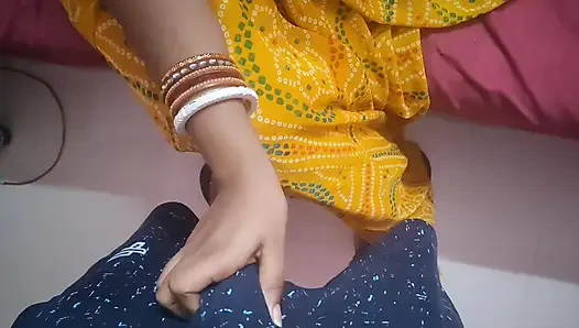 Aunty mai to bas Flat dekhne aaya tha, aap chuchi kyu dikha rahi hain