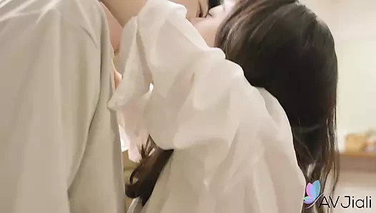 Seksi Çinli kız Yuli erkek arkadaşıyla nazik seks yapıyor.