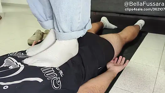 Bakış açısı trample therapie: yumuşak yarak ve vücut ayakla mastürbasyon - çorap, yalınayak, ayakkabılar! - Bellafussara