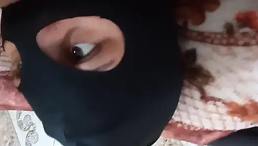 Дези делает минет